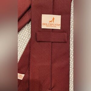 Dolcepunta 100% silk tie, maroon dot pattern, approx 59 inch length/3 inch W